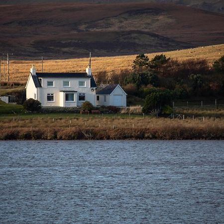 Villa Lochside Staffin Esterno foto