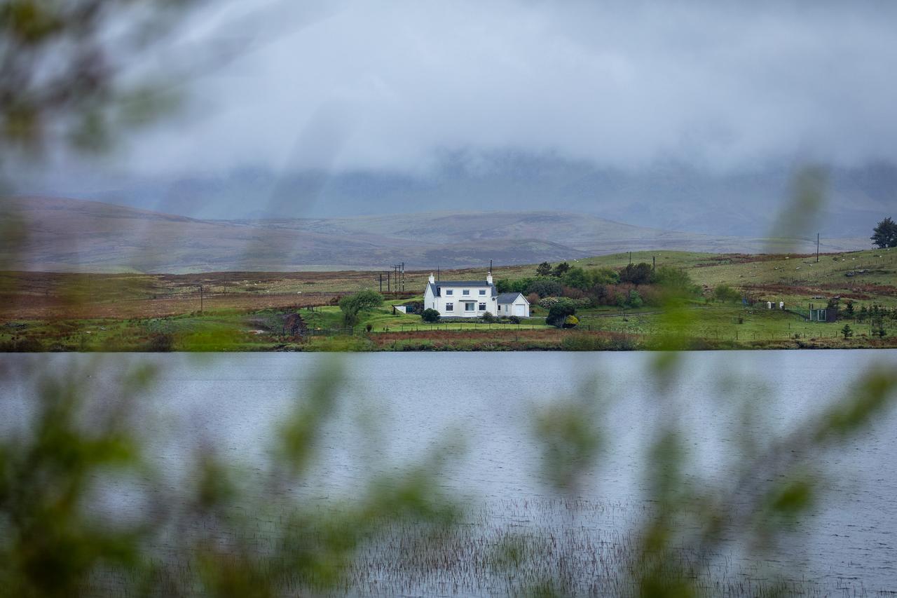 Villa Lochside Staffin Esterno foto