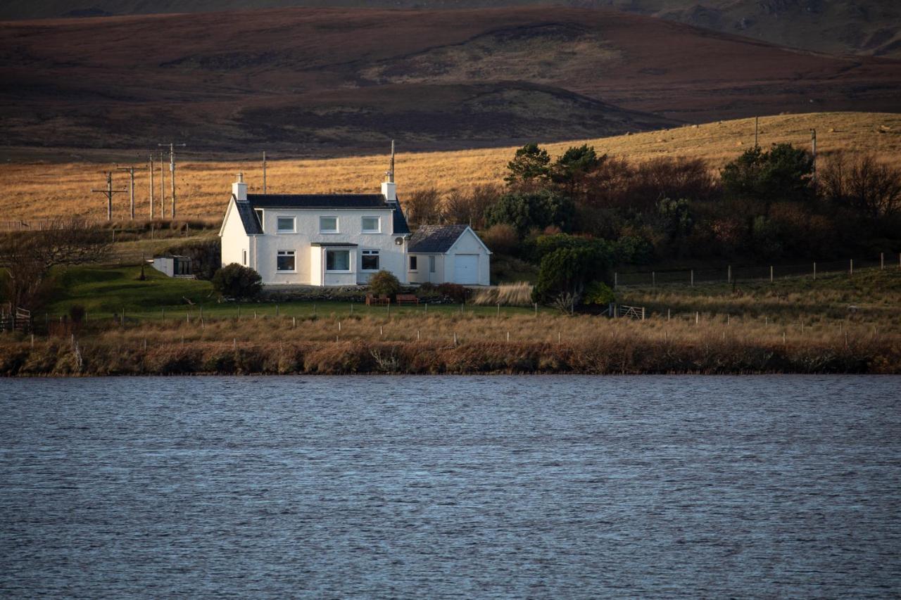 Villa Lochside Staffin Esterno foto