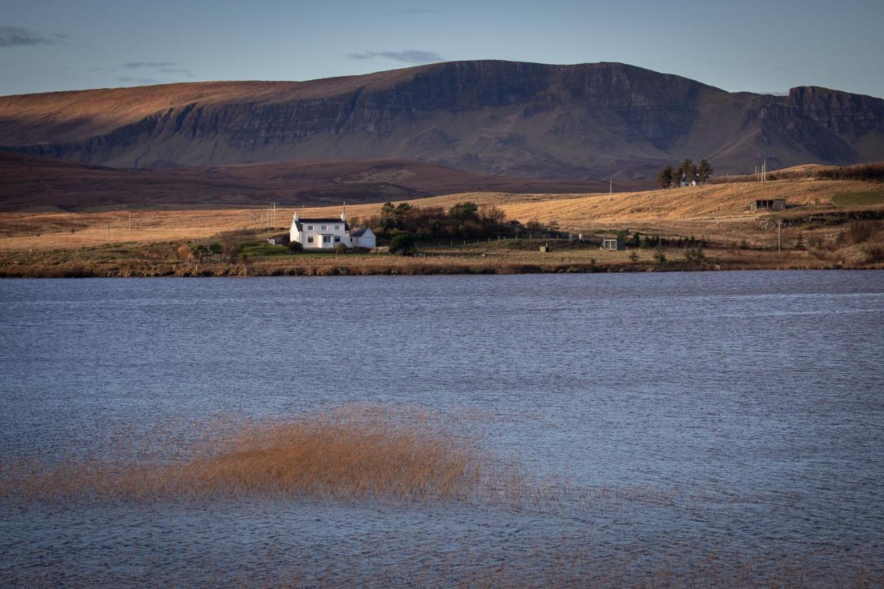 Villa Lochside Staffin Esterno foto