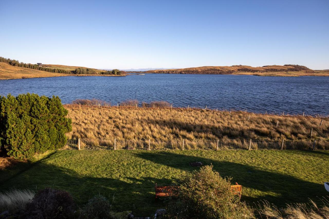 Villa Lochside Staffin Esterno foto