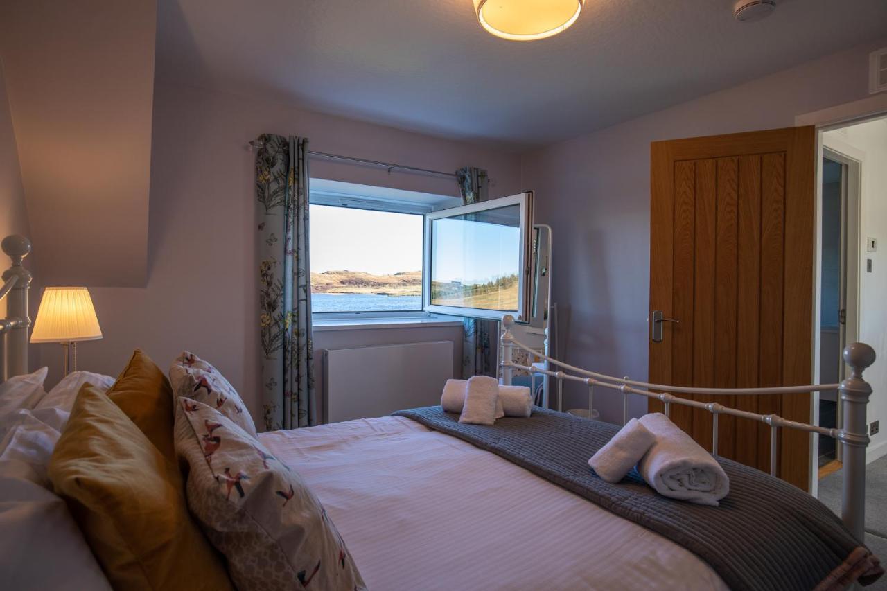 Villa Lochside Staffin Esterno foto