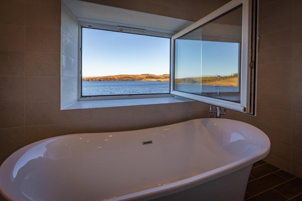Villa Lochside Staffin Esterno foto